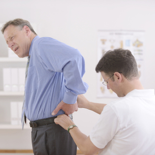 Rückenschmerzen in der Lendenwirbelsäule Behandlung